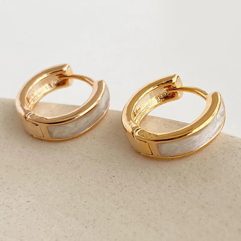 Ring ear clip women's simple contrast colour milky white geometric round copper gold earrings, one pair