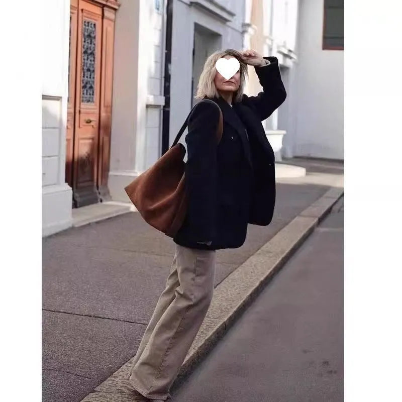 Brown retro large capacity shoulder bag for women with sewing thread detail