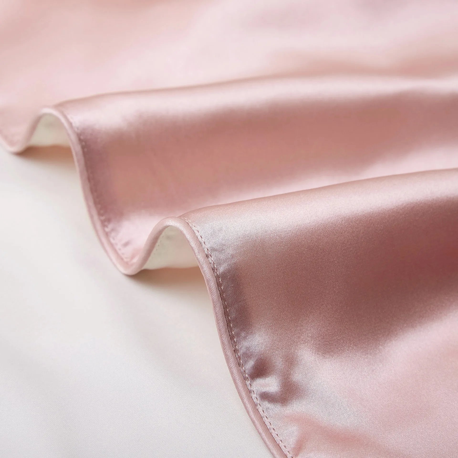Single silk pillowcase in palace luxury style with reactive printed pattern, 48cm x 74cm size