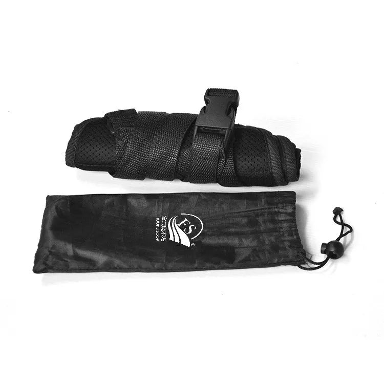 Black Oxford cloth portable footrest hammock with adjustable slings on both sides, 41 x 22 cm