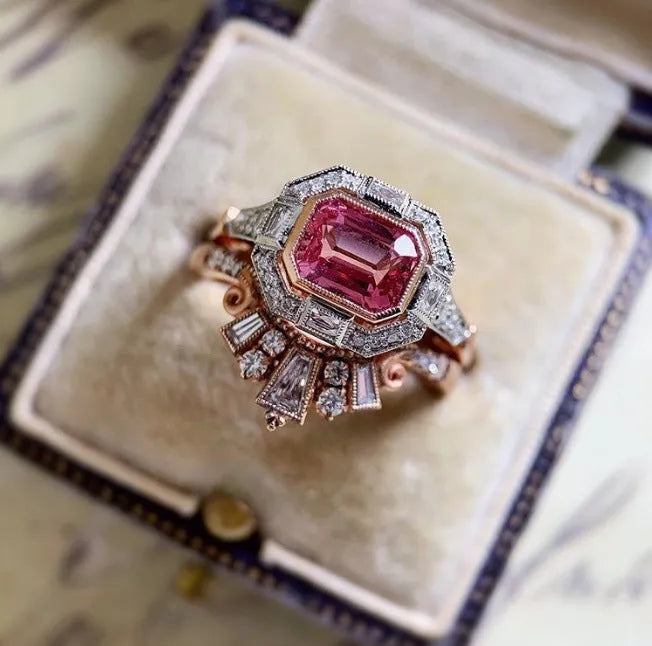 Rose gold geometric women's fashion ring with a European and American retro design style.