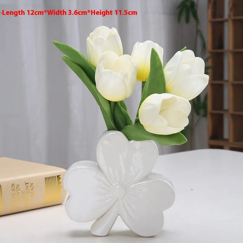 Clover ceramic desktop vase in European style with white porcelain construction