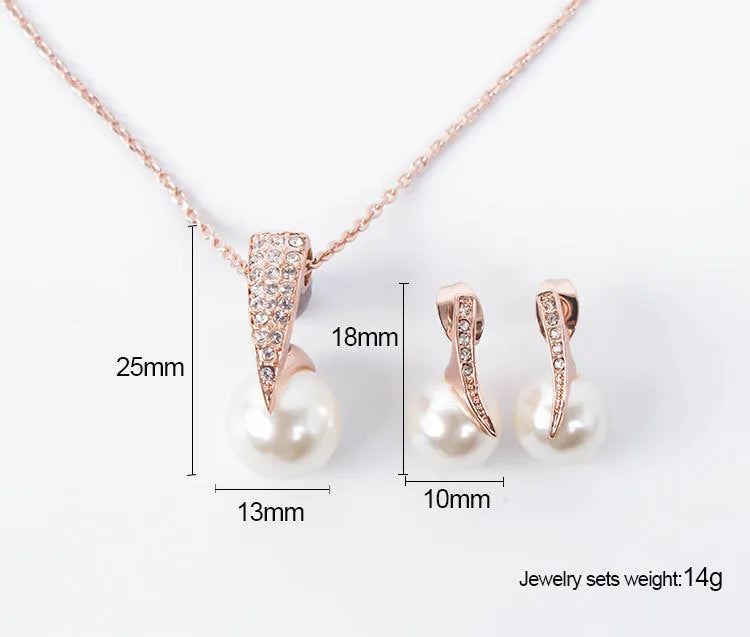 Creative bridal pearl necklace earrings set Korean style rose gold with mother-of-pearl pendant on model