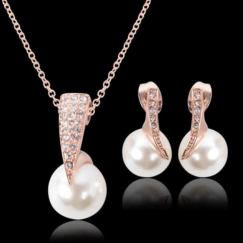 Creative bridal pearl necklace earrings set Korean style rose gold with mother-of-pearl pendant on model