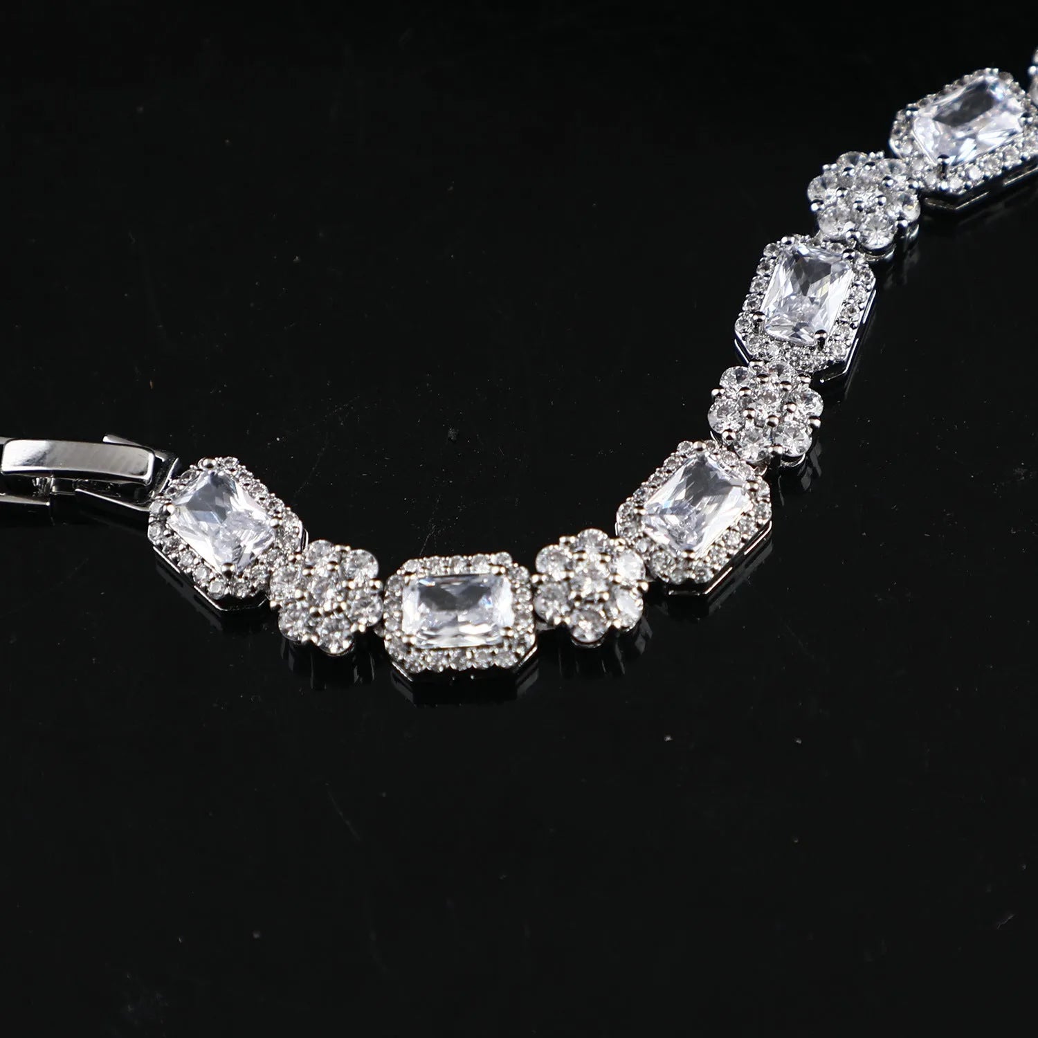 Copper and real white gold claw chain bracelet with full zircon stones, flower and geometric design, women's silver style