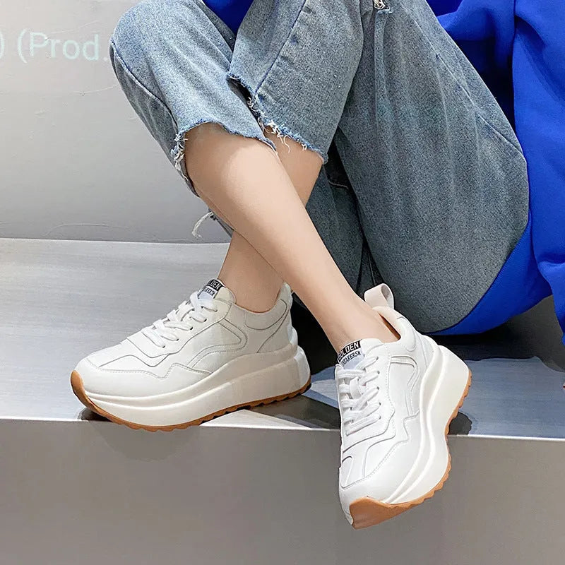 Women's white low-top leather casual shoes with cross strap and English muffin heel
