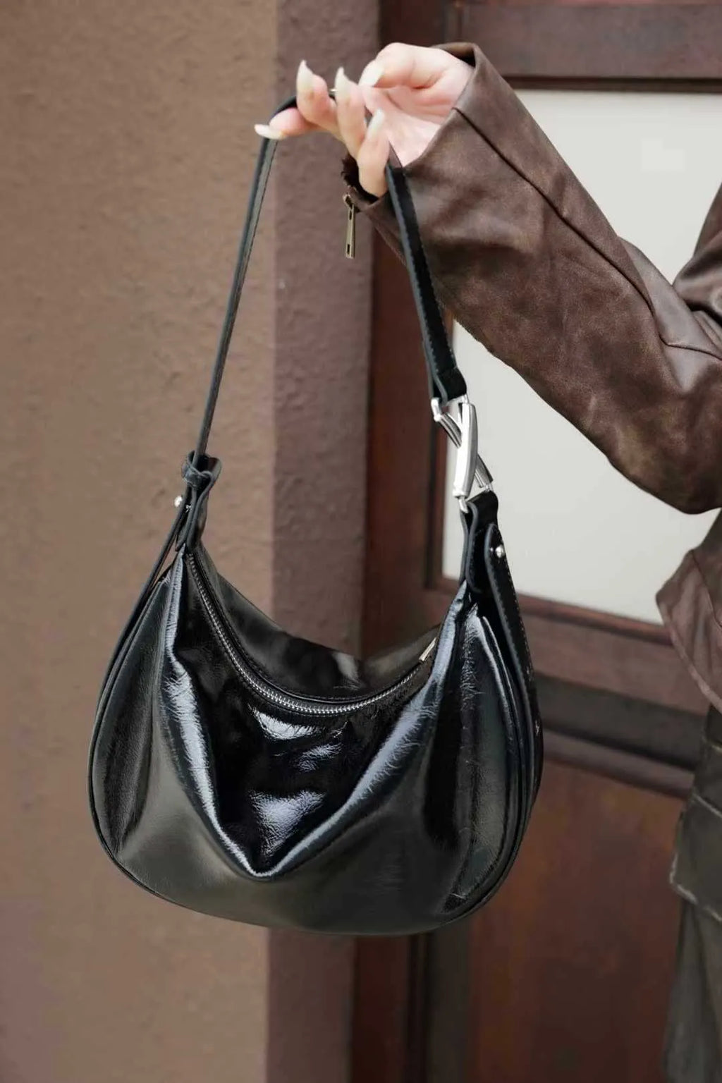 Women's cow leather crossbody bucket bag in Ankela Red with oil wax finish and shoulder straps