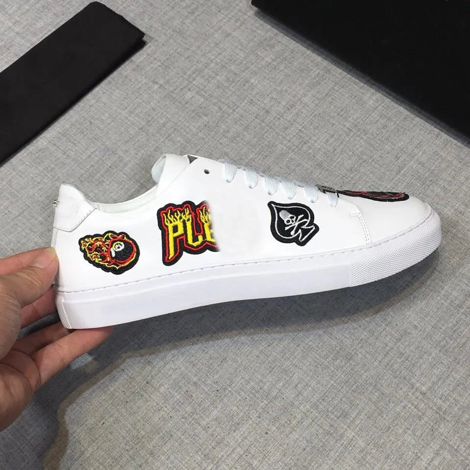 New summer fashion casual shoes for men in black with rubber sole, side view