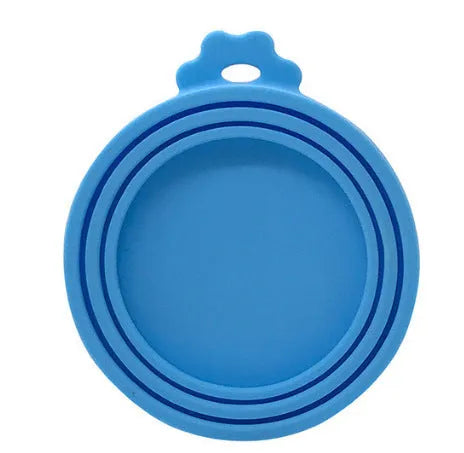 Silicone three-in-one pet can lid and spoon in sky blue, fitting 7cm cat and dog food cans