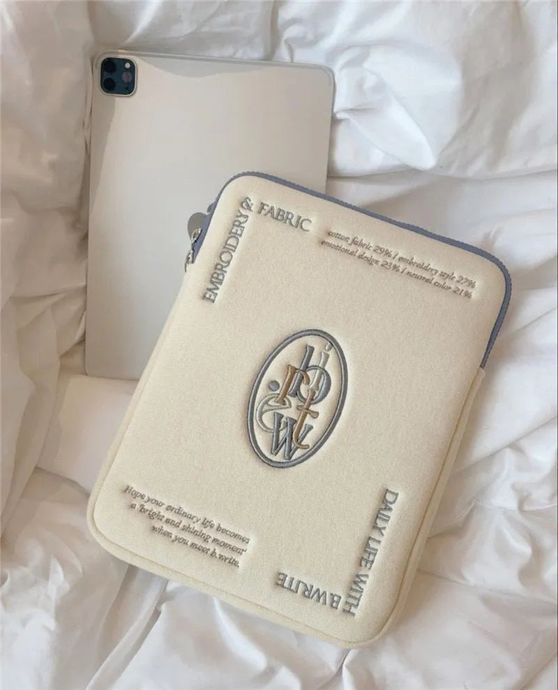 Cartoon velvet tablet storage bag with all-inclusive anti-drop cover for 9.7-11 inch tablets, letter inner liner.
