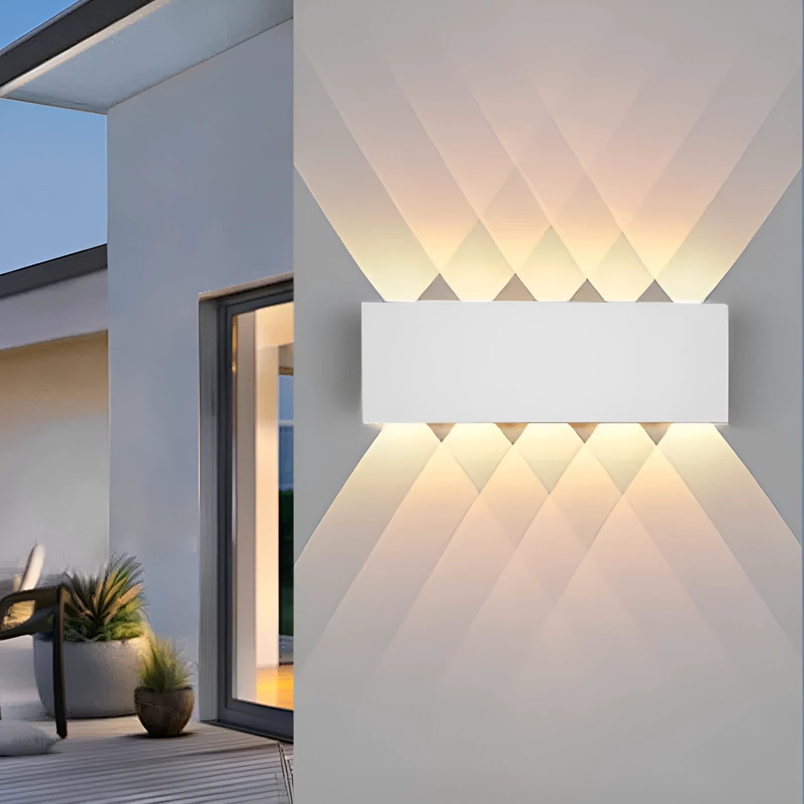 IP65 waterproof outdoor LED telescope wall lamp in white plastic design