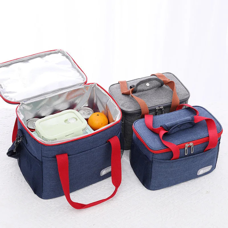 Insulated Oxford cloth picnic bag with crossbody strap in black colour.