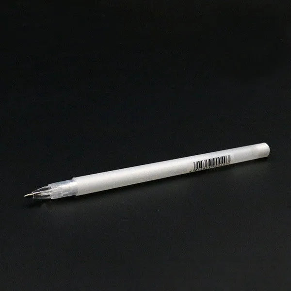 Touchnew highlight pen with 0.8mm tip in golden, silver, or white colours for hand-painted card work