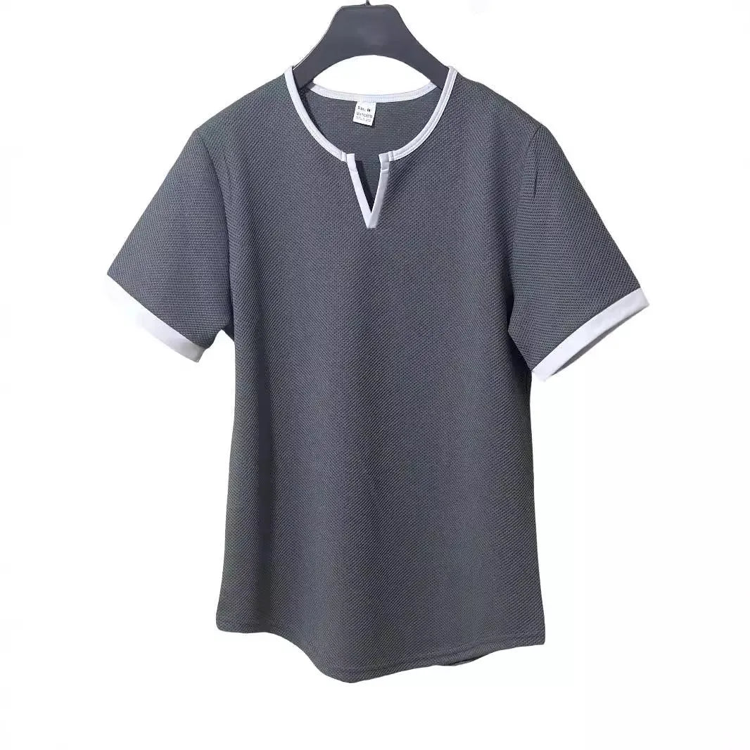 Men's colour-block V-neck outdoor sports t-shirt in waffle-textured polyester fabric.