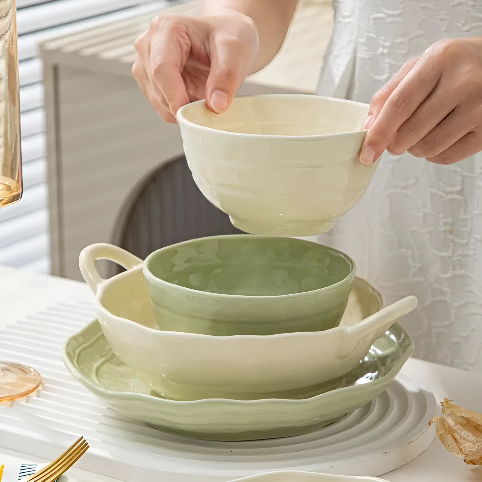 Solid colour ceramic tableware seven-piece set with modern simplicity design