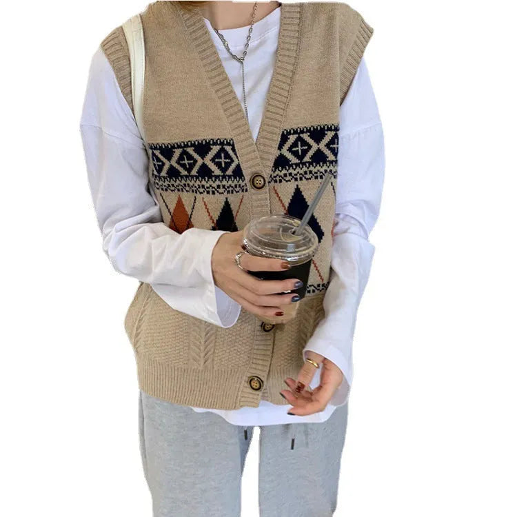 Loose sleeveless cardigan top in diamond plaid pattern, shown in khaki colour.
