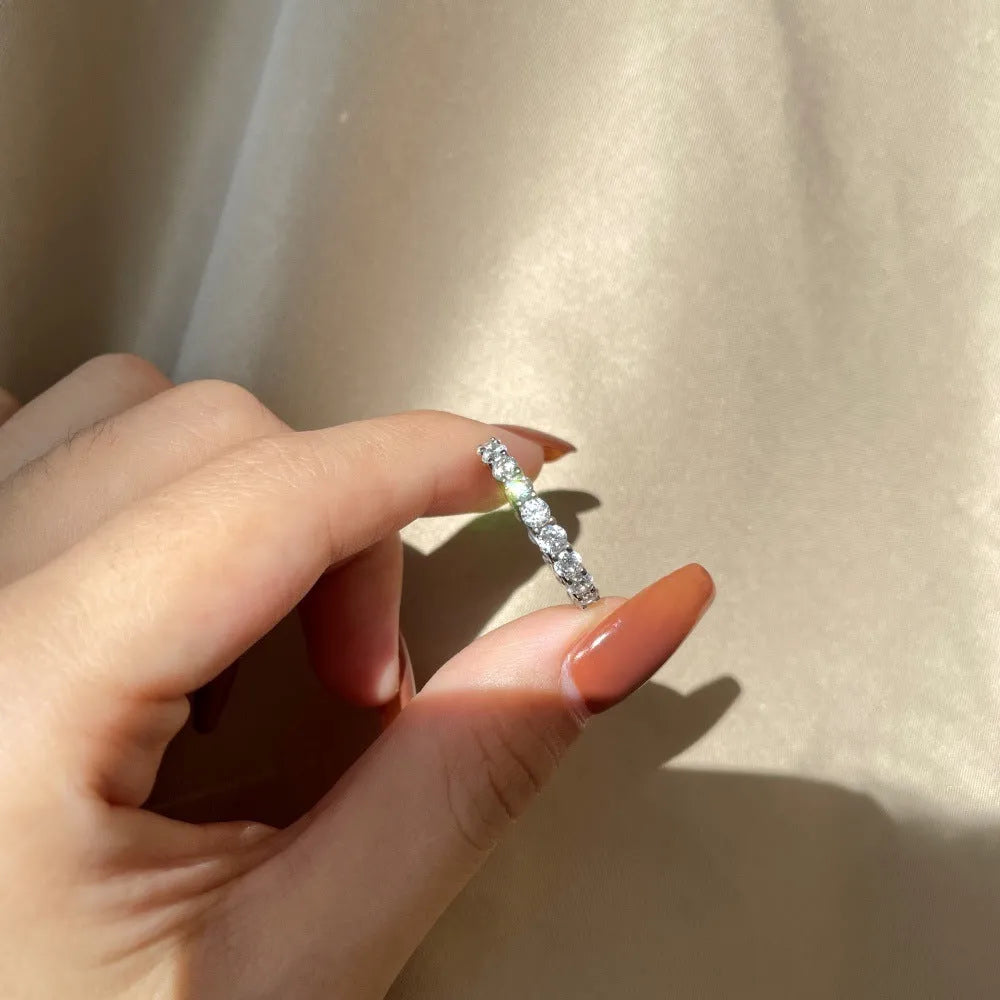 S925 sterling silver ring with round geometric design in platinum white diamond finish