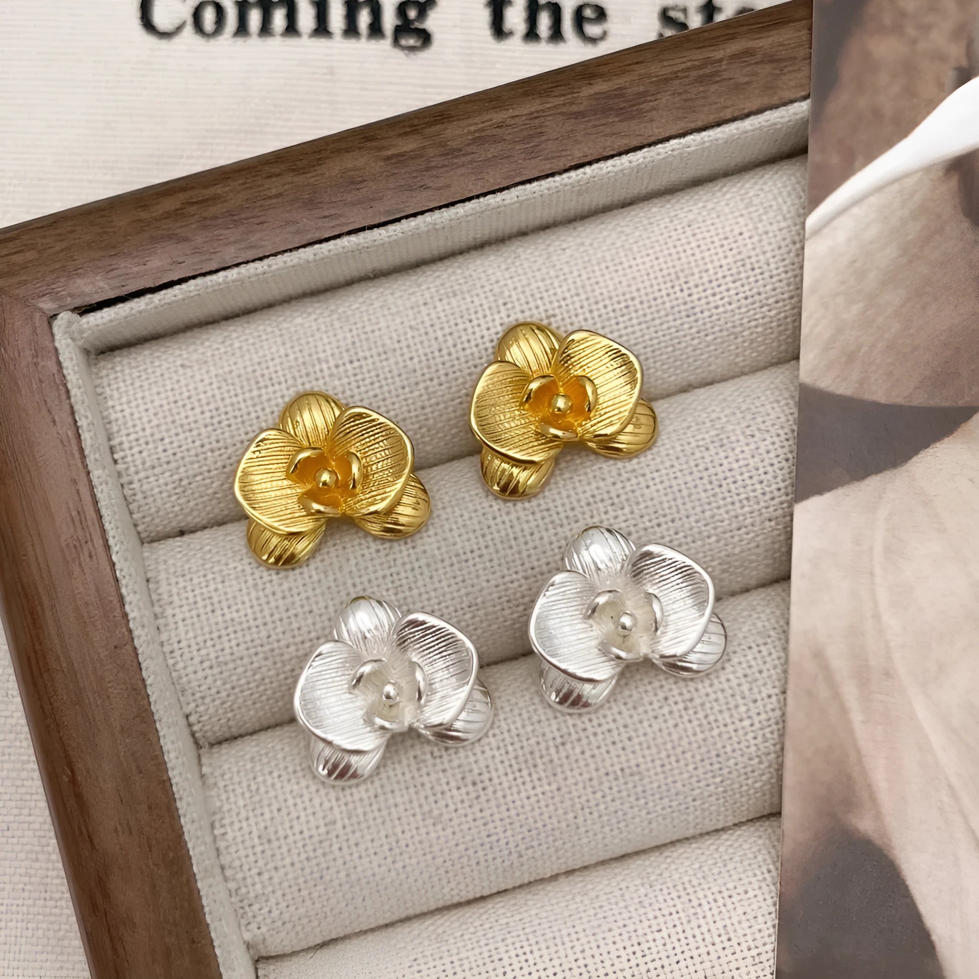 Retro flower earrings for women in gold or silver with petal detailing