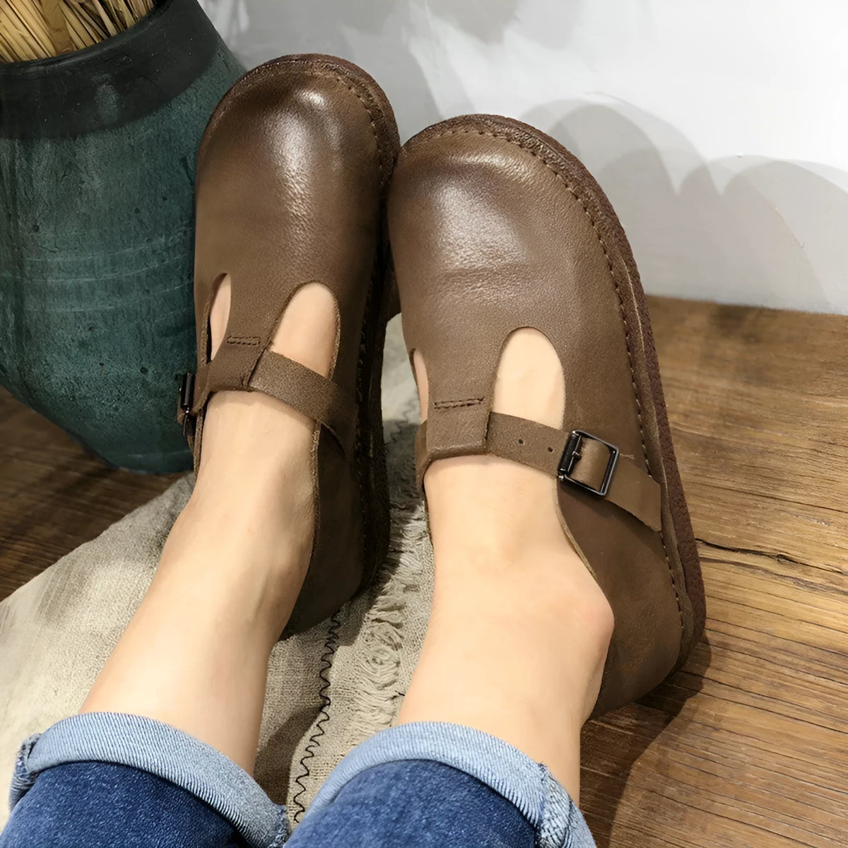 Women's genuine leather flat shoes, low 1-3cm heel, round toe, black or coffee, sizes 35-40