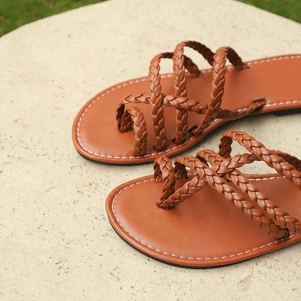 Women’s clip-toe woven sandals with rubber sole in white, black or brown, sizes 36-43