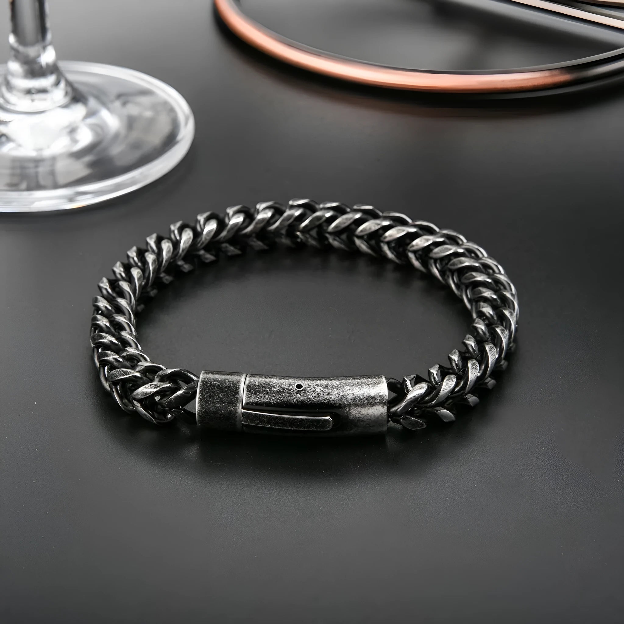 Men's titanium steel retro geometric bracelet with irregular shape, available in 19.5cm and 21.5cm lengths