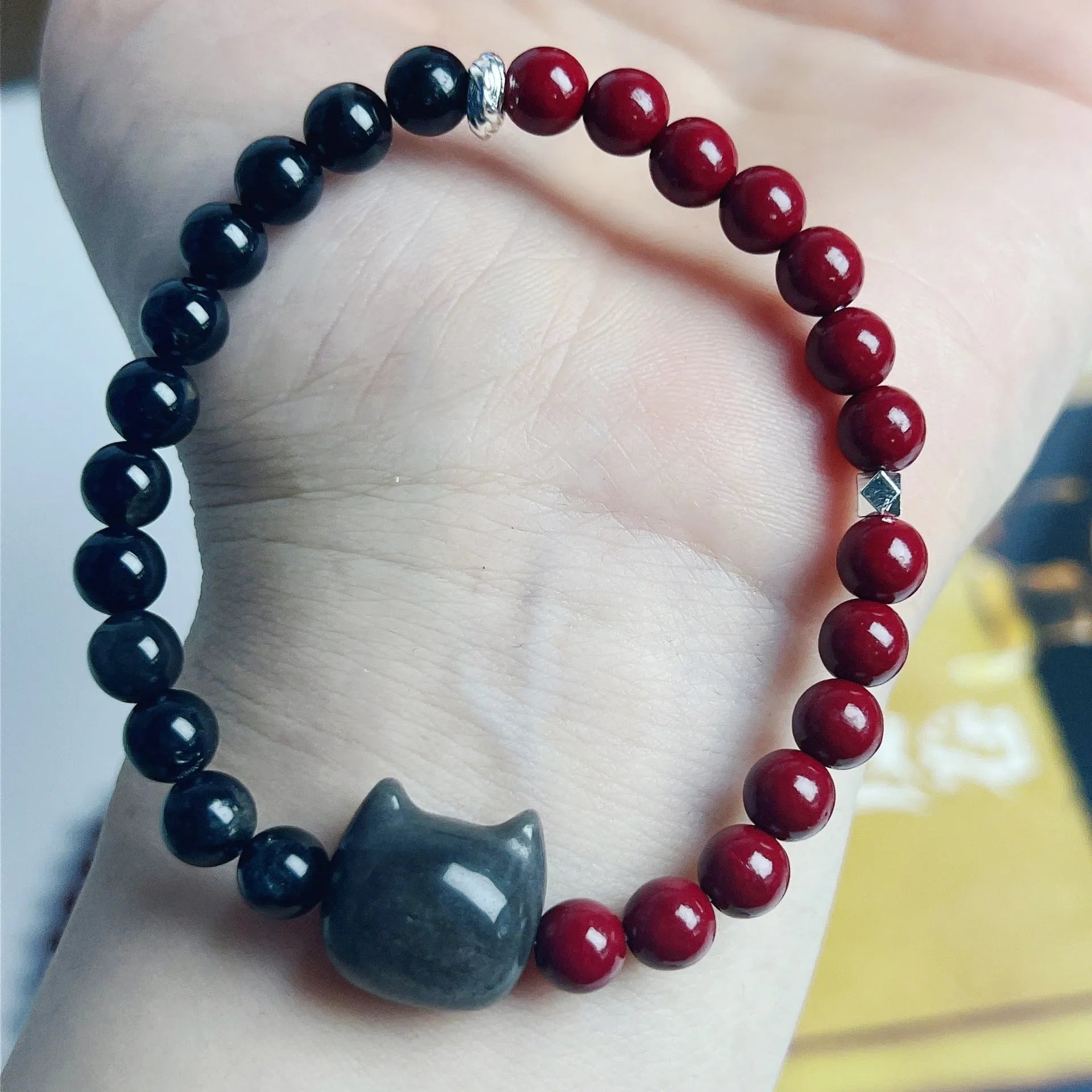 Obsidian cat bracelet with colourful design and adjustable closure in net red wind style