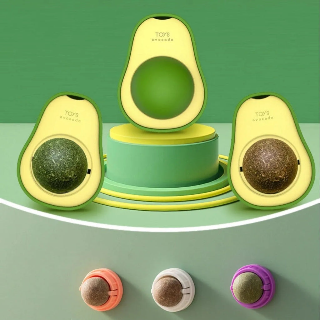 Plastic catnip ball toy in various colours with bite-resistant construction for cats
