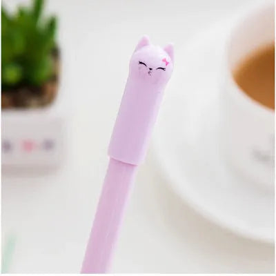 Plastic gel pen with a swinging pendulum cat charm, shown with a 0.5mm tip and available in multiple ink colours.