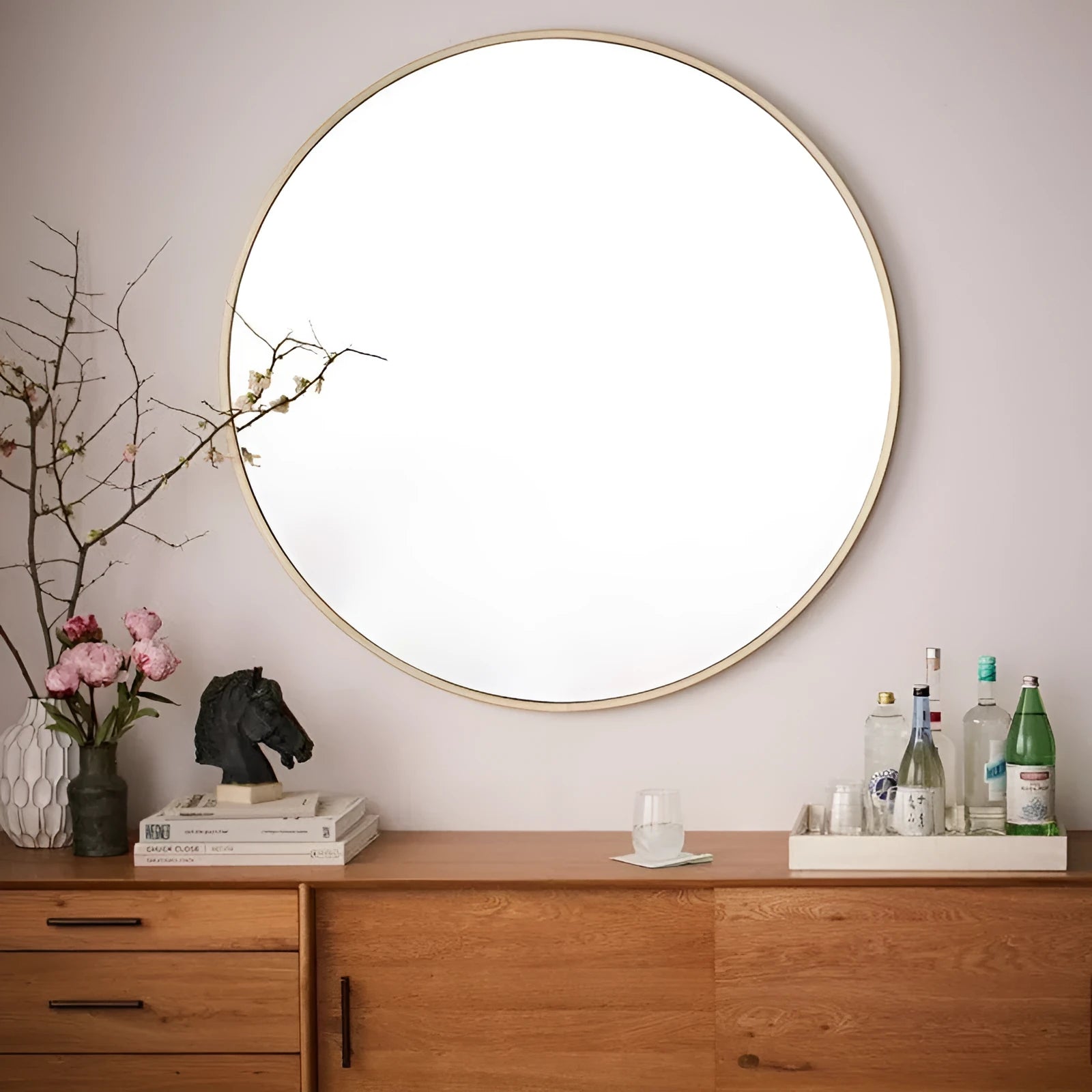 Round iron bathroom wall mirror in black, gold, or white, 30cm or 60cm diameter.