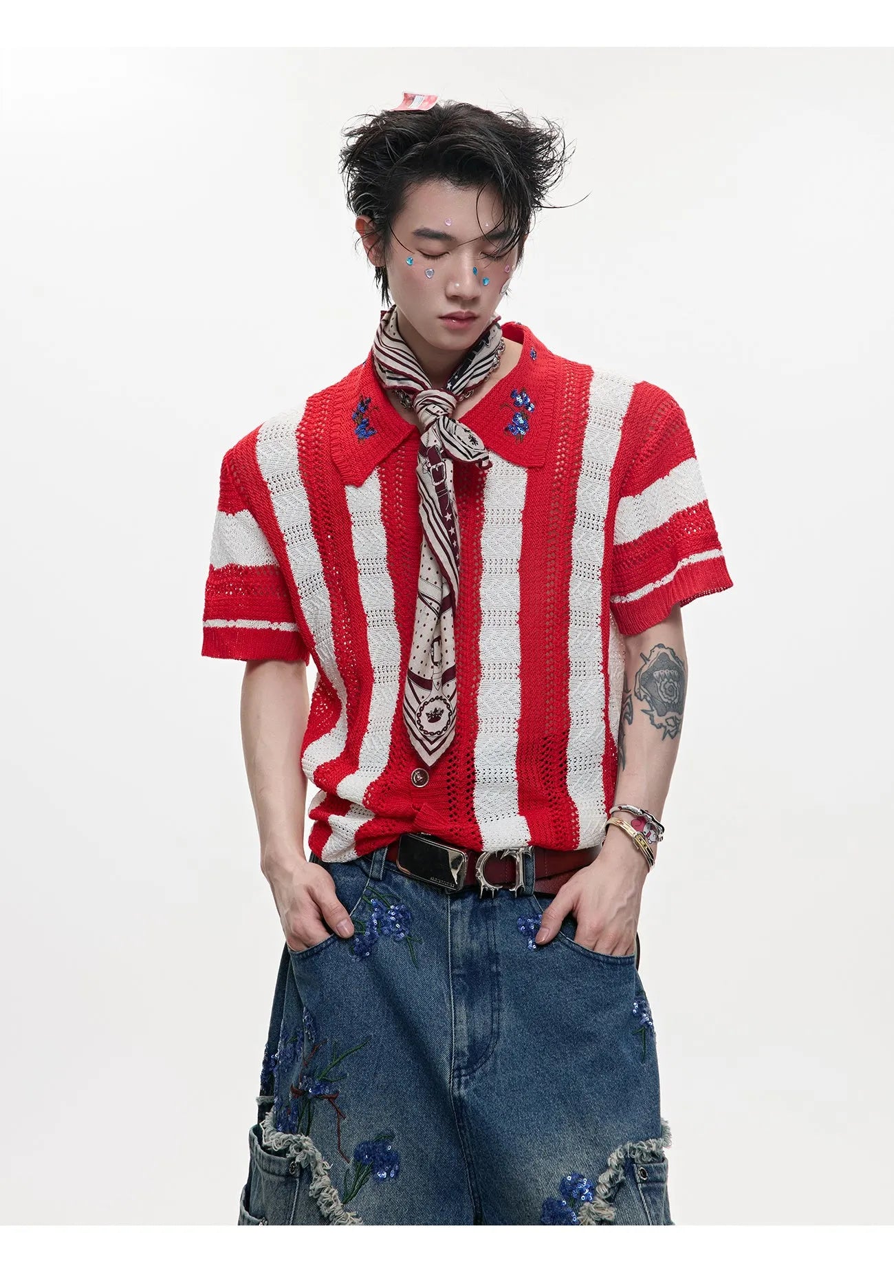 Men's red and black striped knitted short-sleeved shirt with loose fit and button decoration