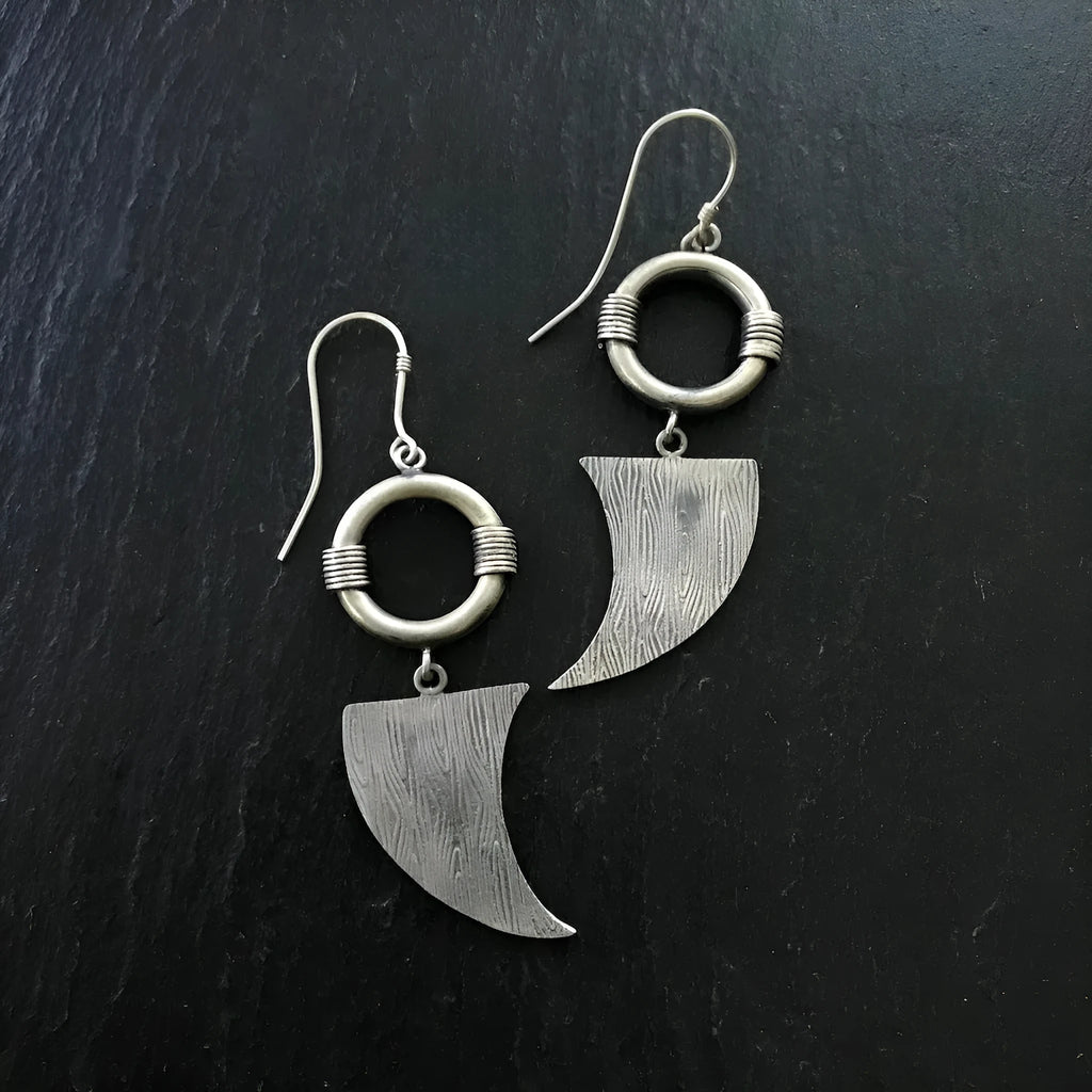 Retro women's earrings with antique silver snake design and electroplated finish on alloy.