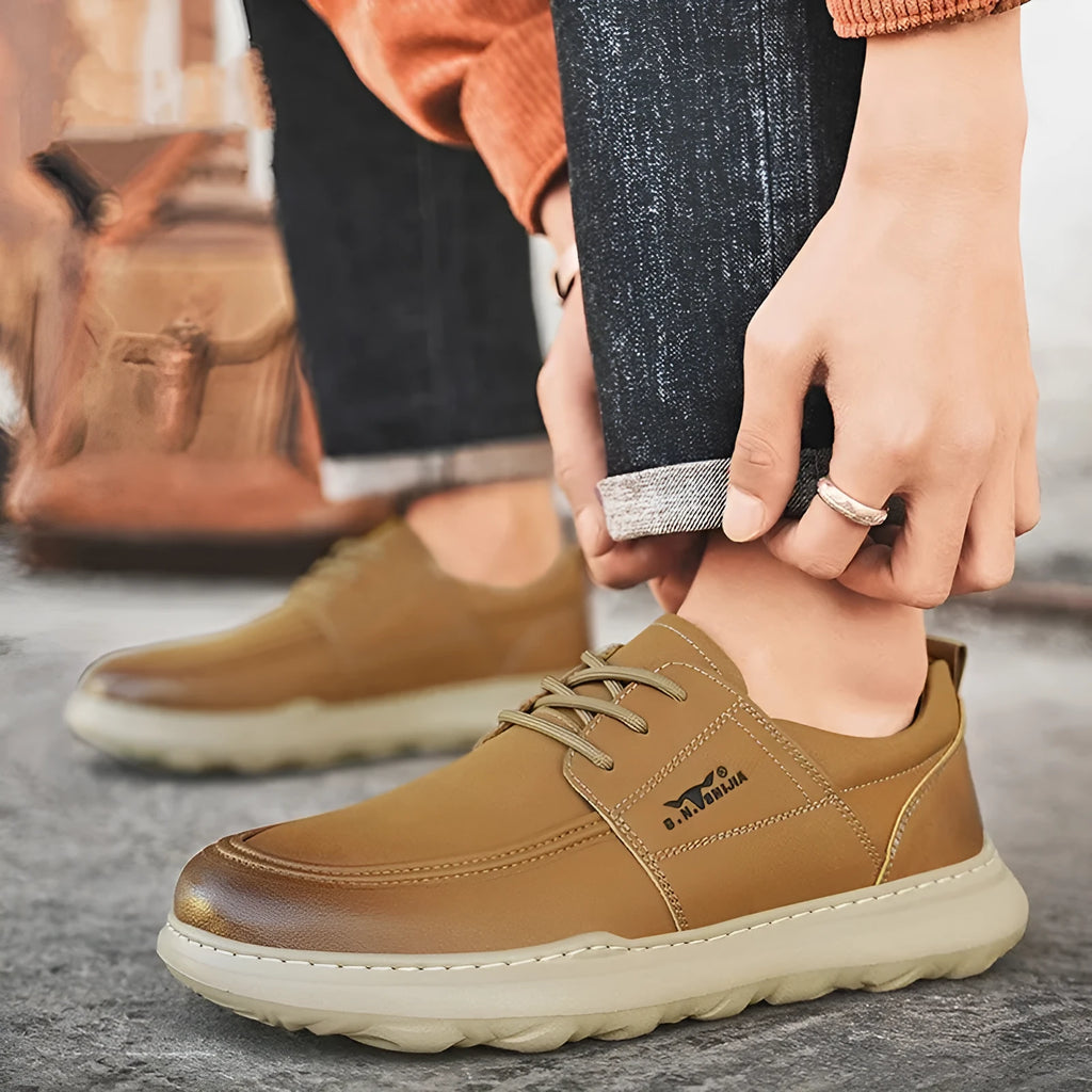 Men's casual leather shoes with plain surface and rubber foam sole in yellow or grey, sizes 38 to 44
