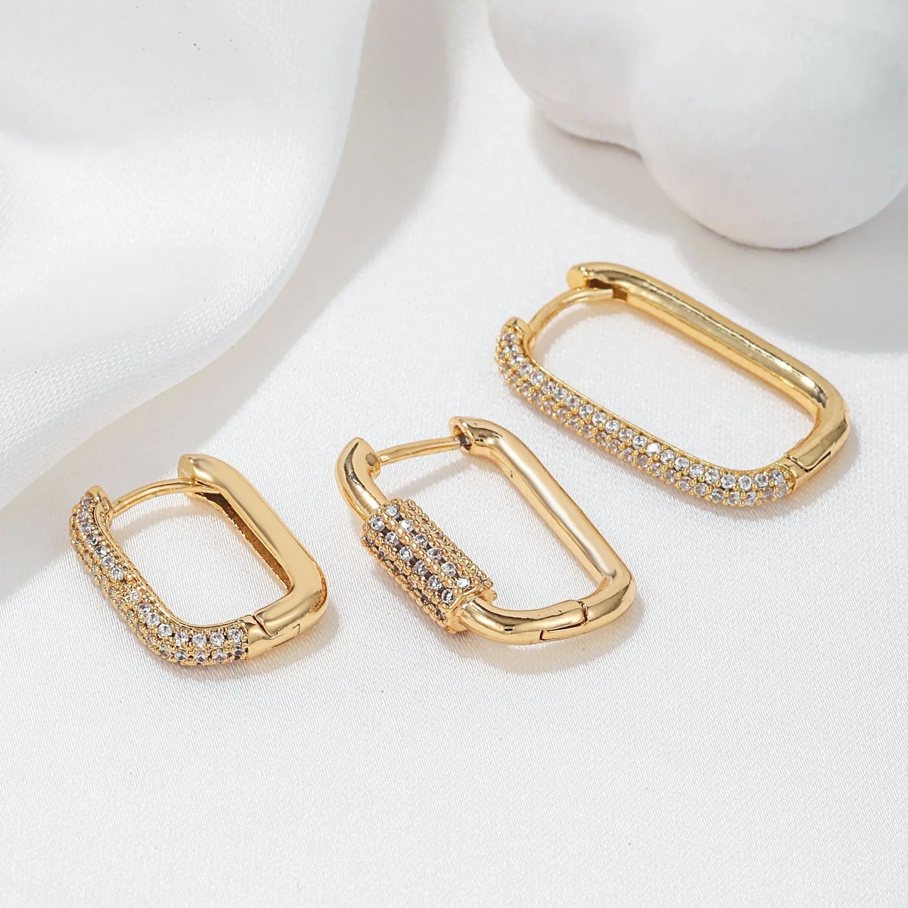 Geometric ear clip three-piece set with micro inlaid zircon detailing in gold or white k colour