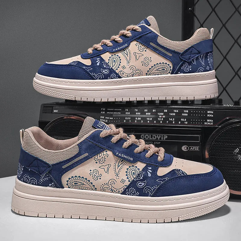 Low-top canvas board shoes with lace-up front, round toe, and flat rubber sole