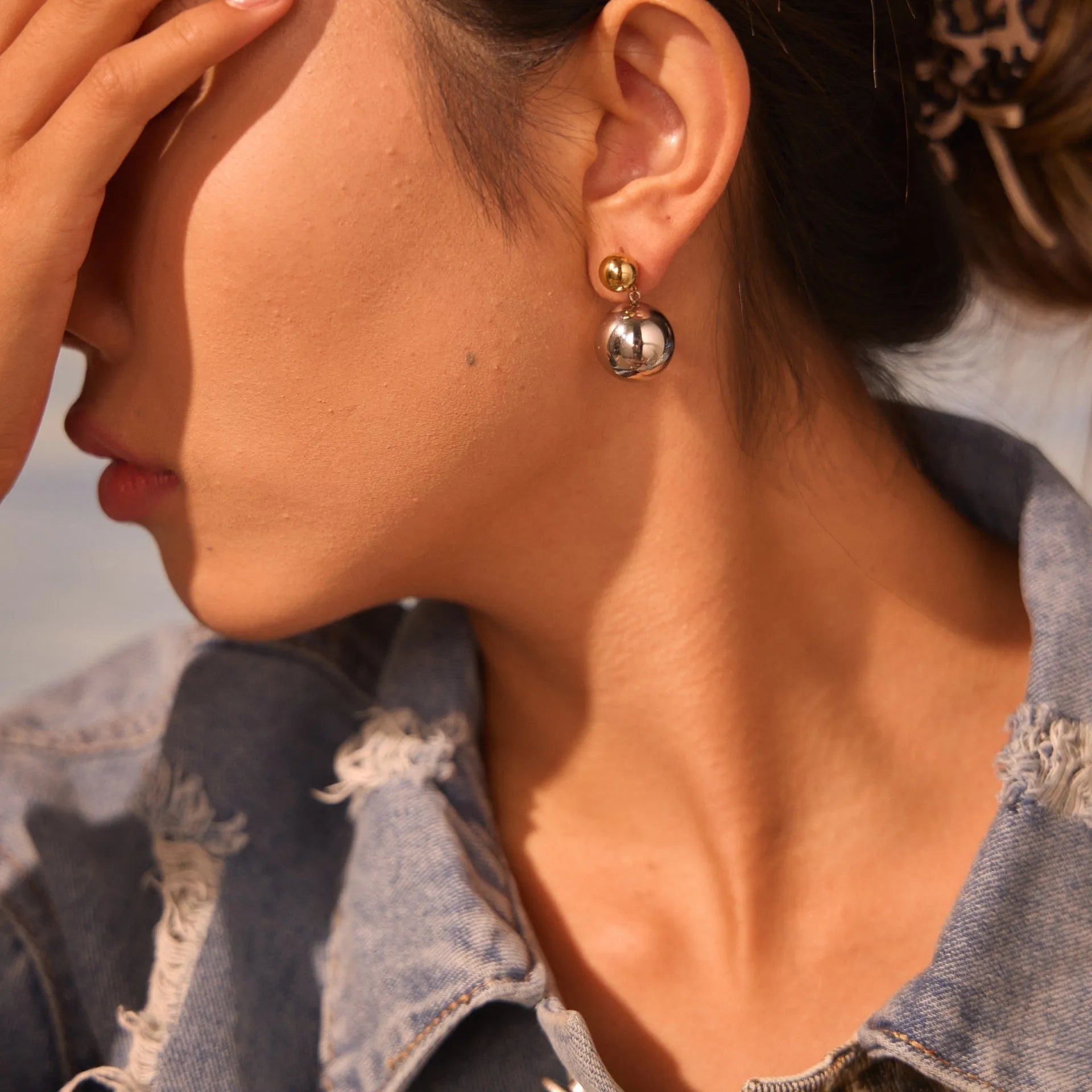 Round bead stainless steel colour-block ear studs with geometric design and electroplated finish