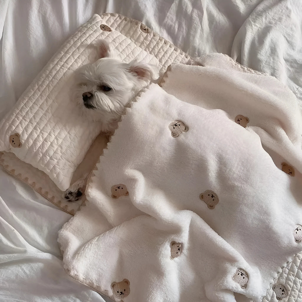 Simple bear pattern dog bed set with mattress, pillow, and quilt in washable polyester