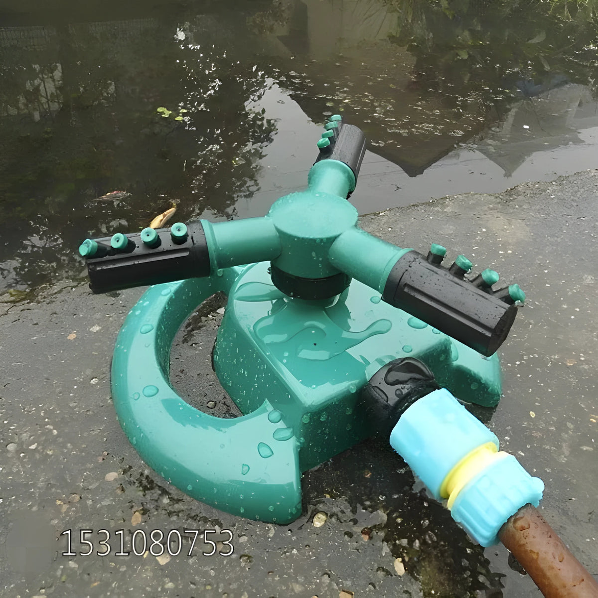 360 rotating sprinkler with three-fork base, 210mm x 190mm x 95mm, for lawn and flower bed watering
