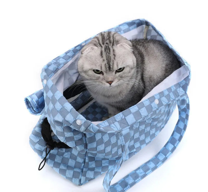 Portable cat bag in bubble composite cloth with shoulder strap, available in four colours