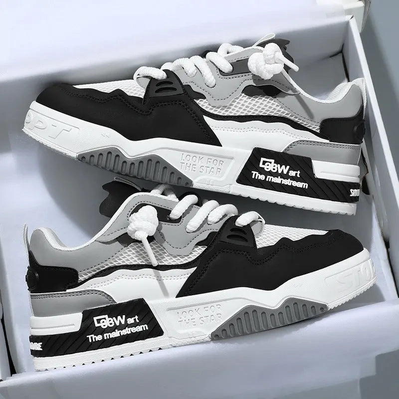 Men's low-top white board shoes with soft rubber sole and mesh lining