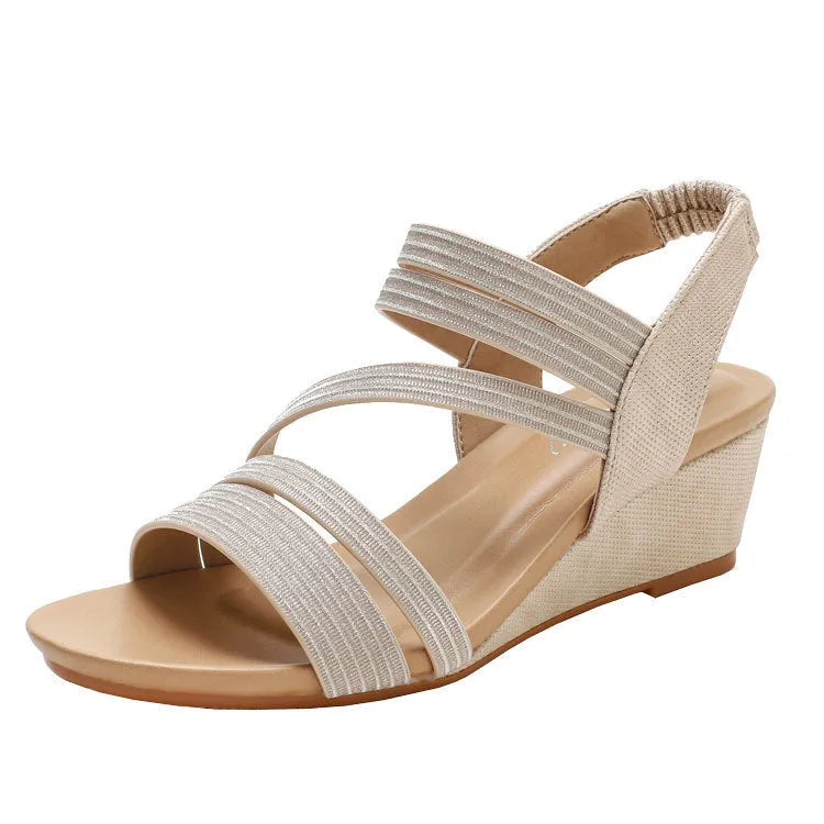 Women's gold platform sandals with a PU leather upper and a 3-5 cm TPU sole.