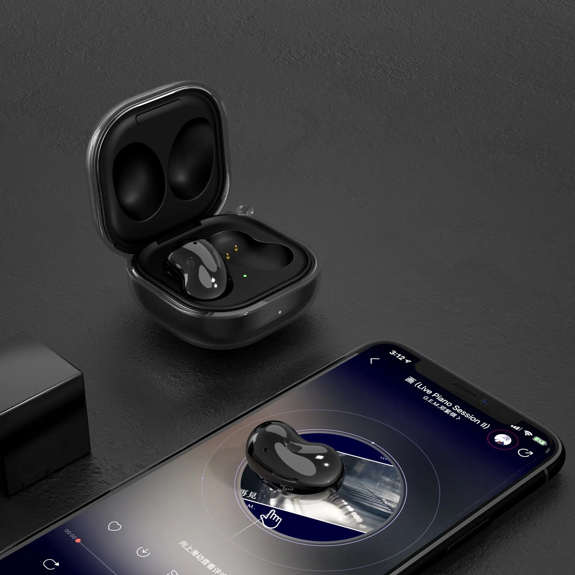 Transparent Bluetooth earphone case in clamshell design with plastic moulding construction