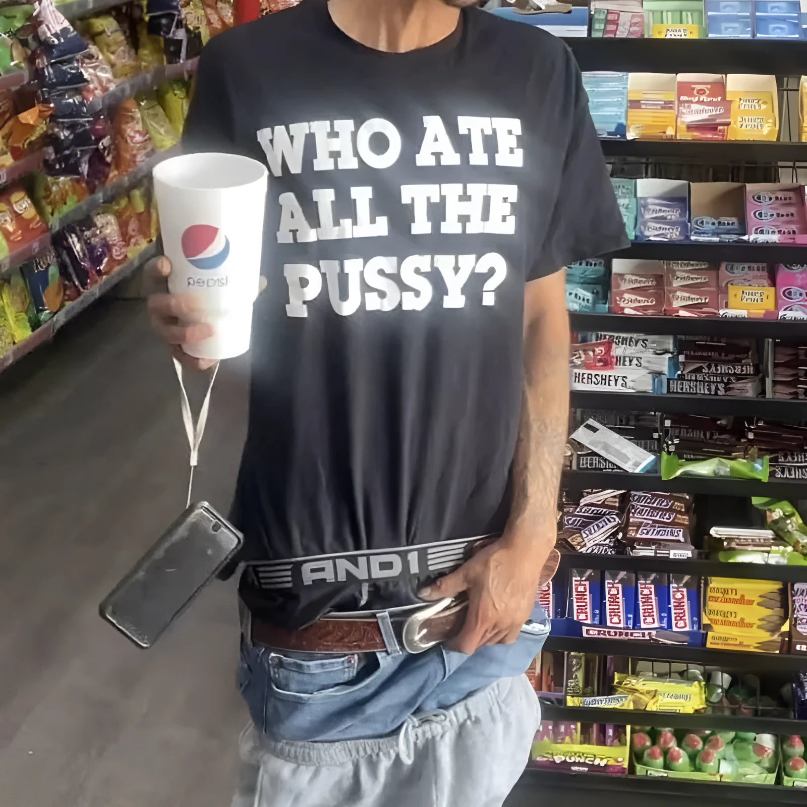Man wearing a black loose-fit retro short-sleeved cotton T-shirt