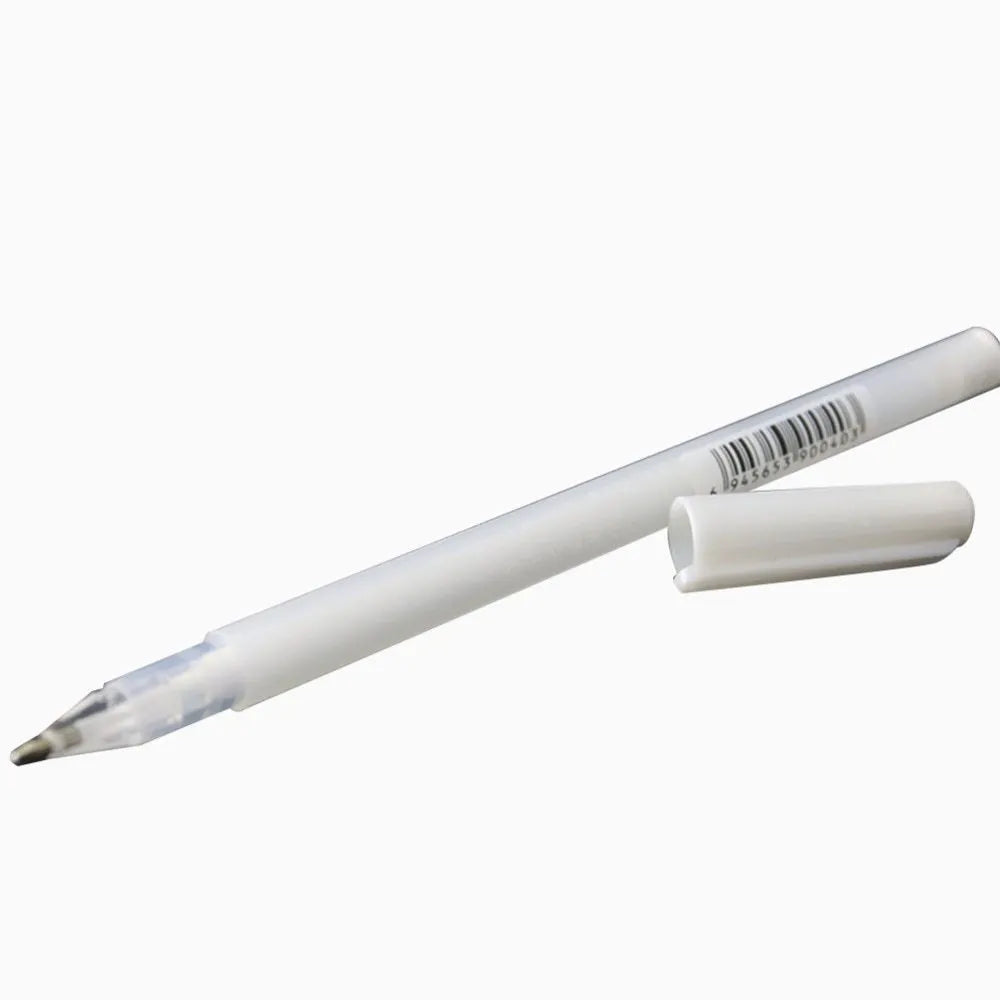 Touchnew highlight pen with 0.8mm tip in golden, silver, or white colours for hand-painted card work