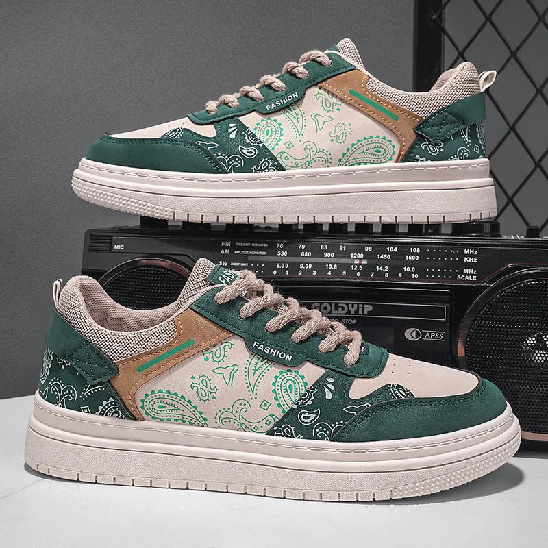 Low-top canvas board shoes with lace-up front, round toe, and flat rubber sole