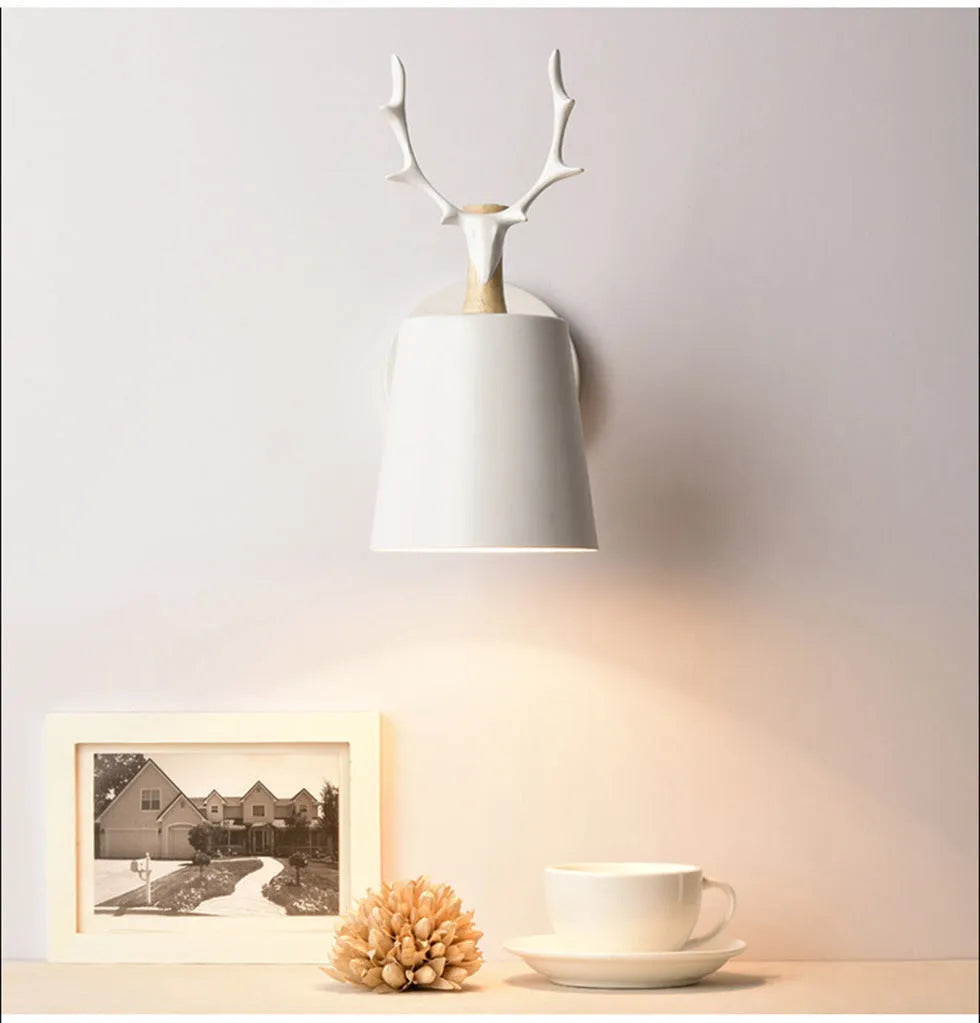 Antler wall lamp 24x29cm in iron and wood, modern E27 220V bedside light in Black or White