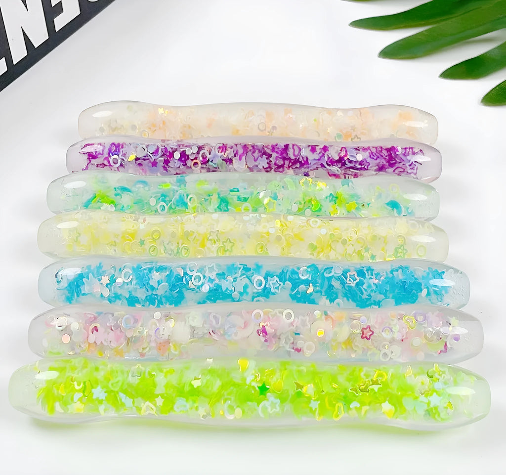 Luminous resin diamond painting dot drill pen in glow-in-the-dark colour, manual craft tool