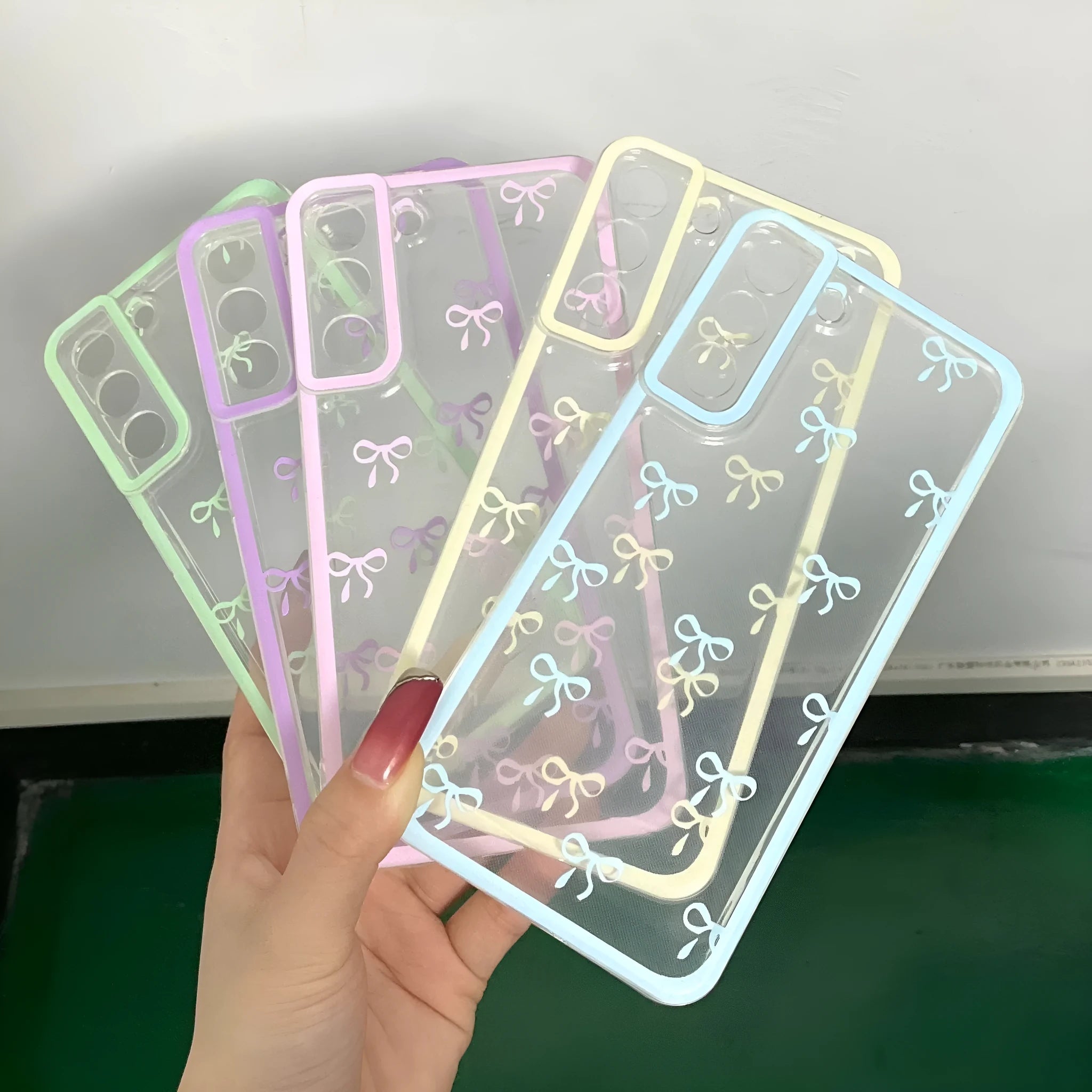 Transparent TPU phone case for Samsung with small bowknot three-dimensional relief design