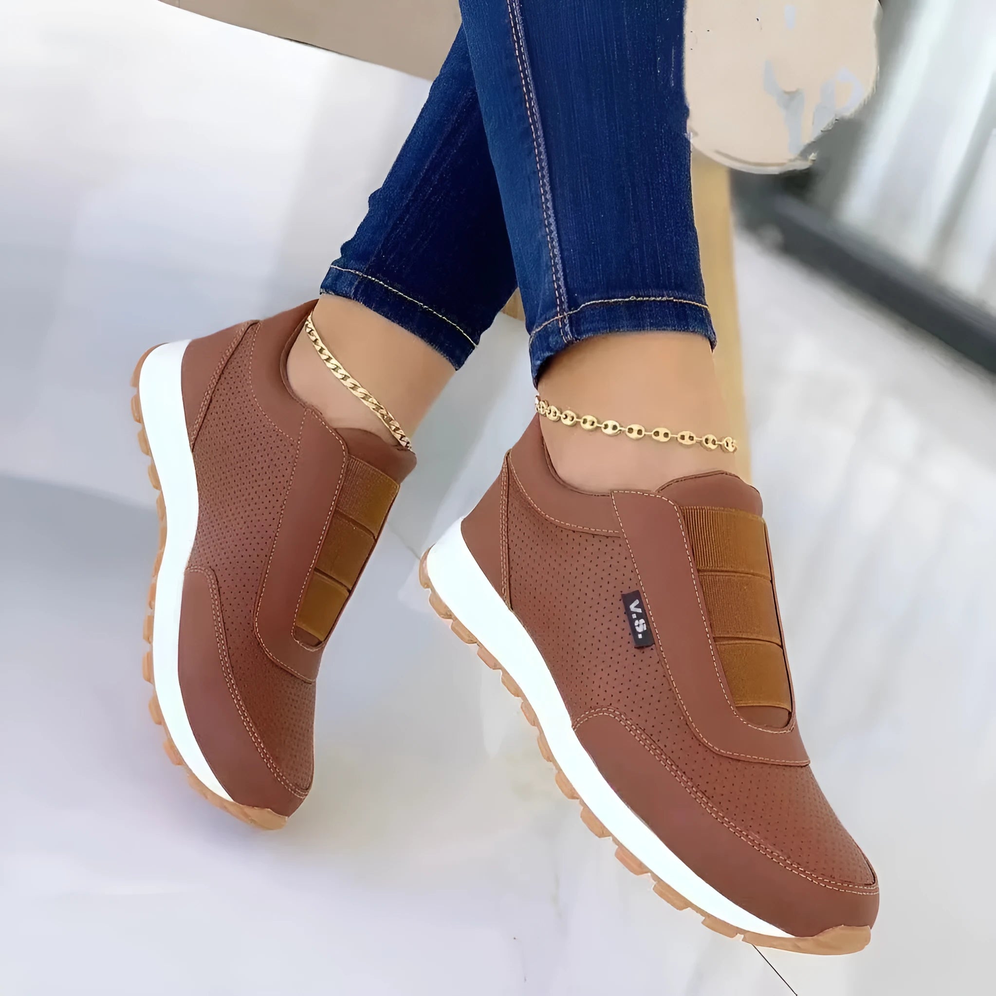 Women's flat shoes with elastic band design in solid colour, low heel, round toe, PU upper