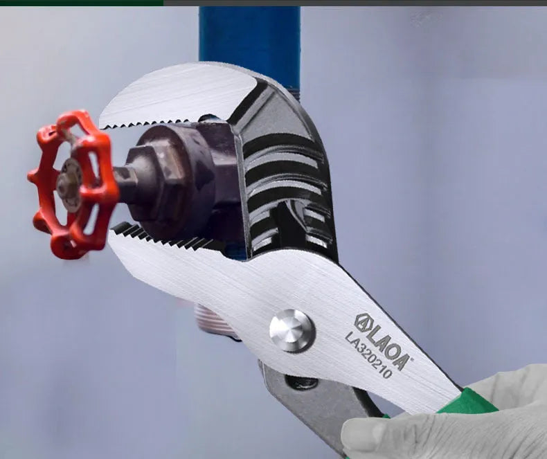 Adjustable water pipe wrench with CR-V steel jaws and multi-gear mechanism in four sizes