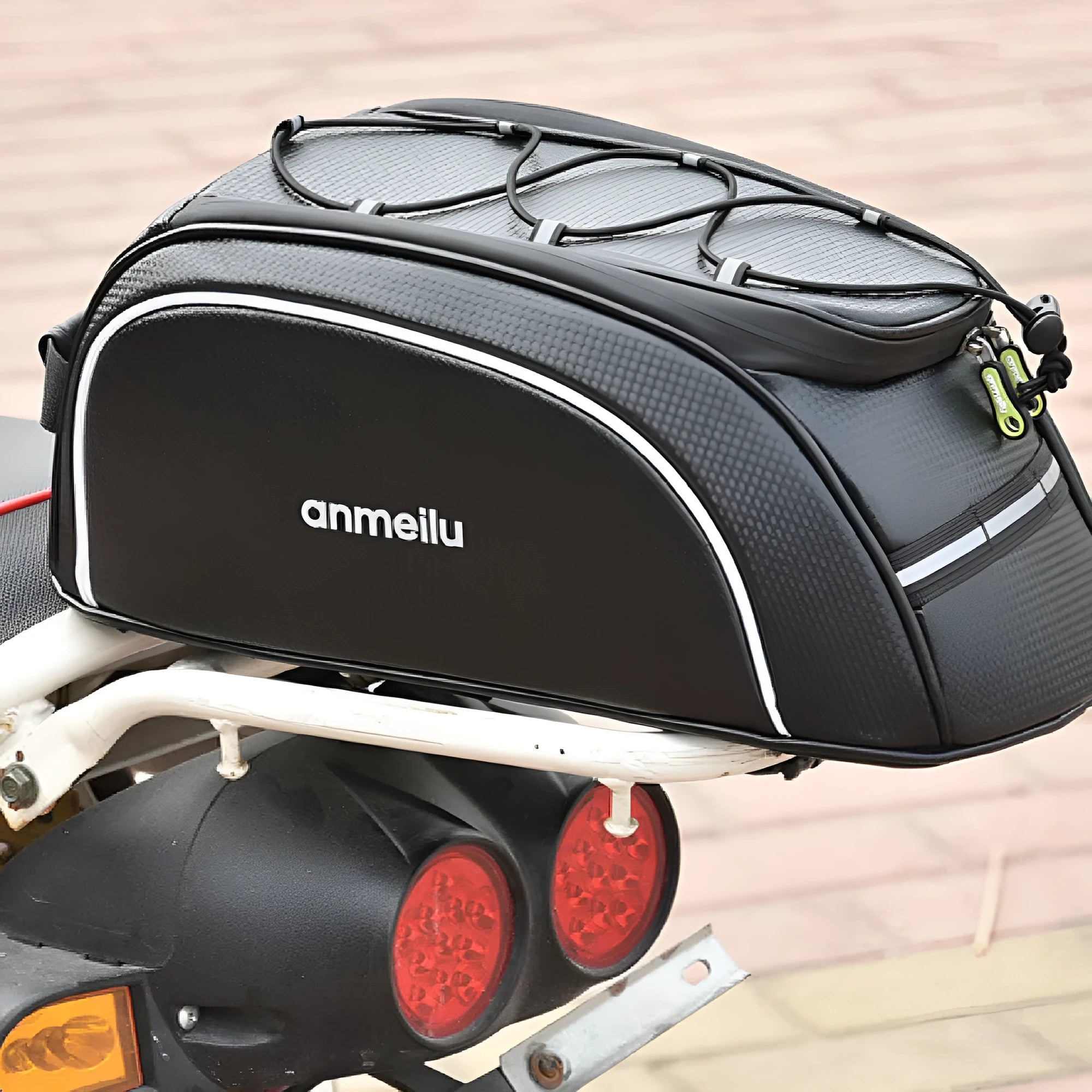 Waterproof black bicycle rear rack bag with 8-litre capacity